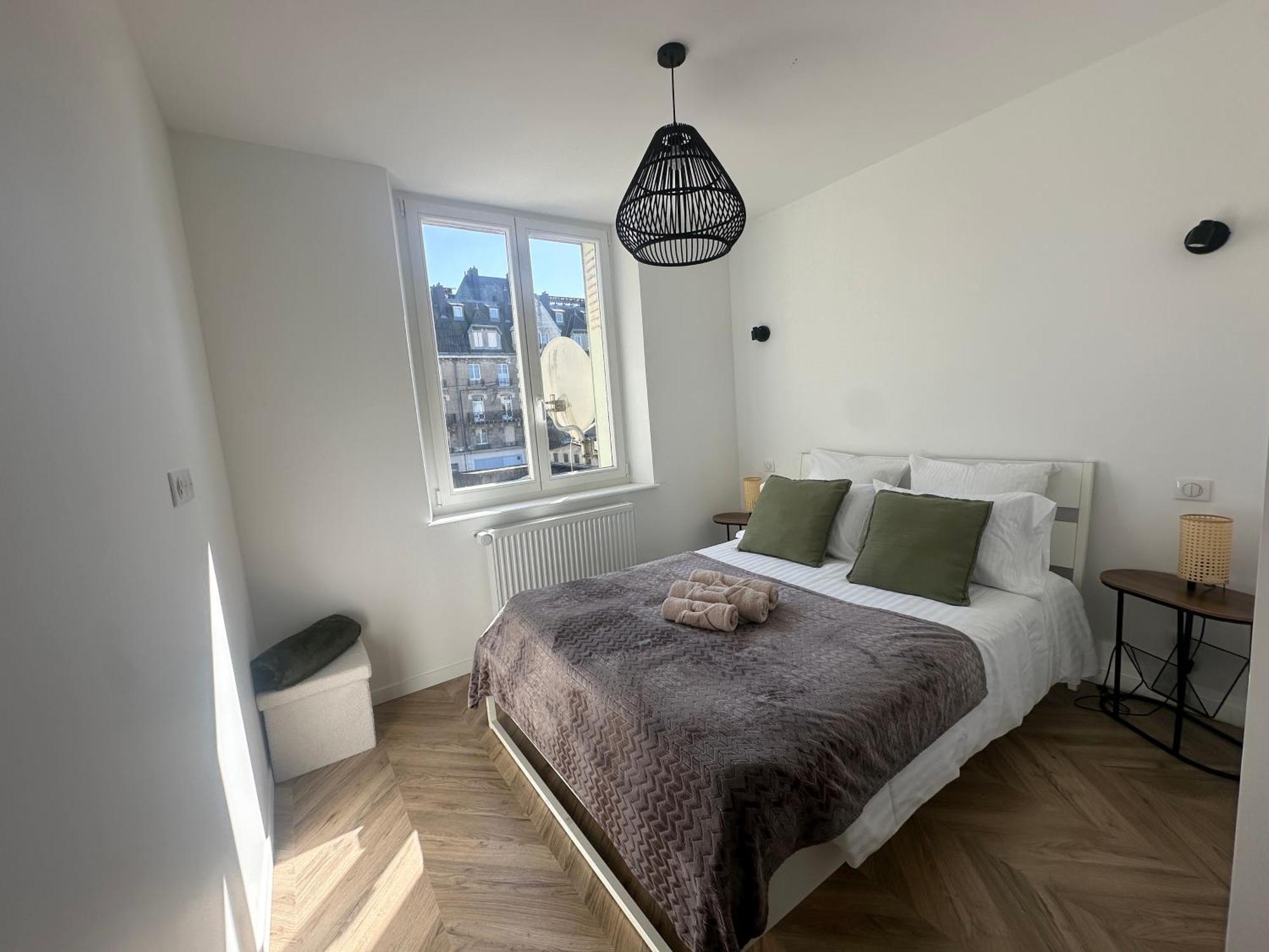 Appartement Cosy & Moderne 6 Personnes Centre Charleville-Mezieres - Ardennes エクステリア 写真